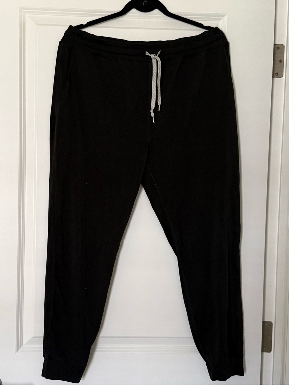 Vuori Black Jogger Sweatpants with Gray Drawstring